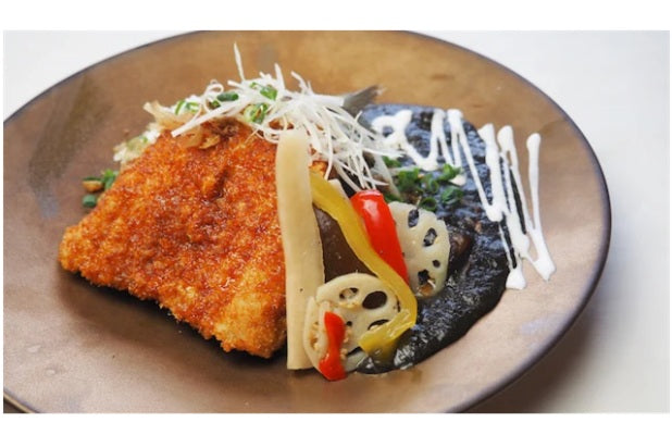 AZIWAIブラックカレー 　［ルウとアジフライ］