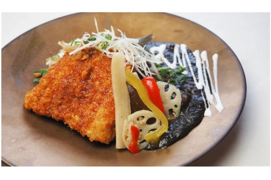 AZIWAIブラックカレー 　［ルウとアジフライ］