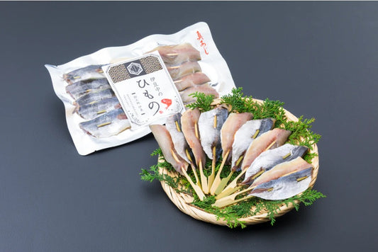 串ひもの　真あじ　10本